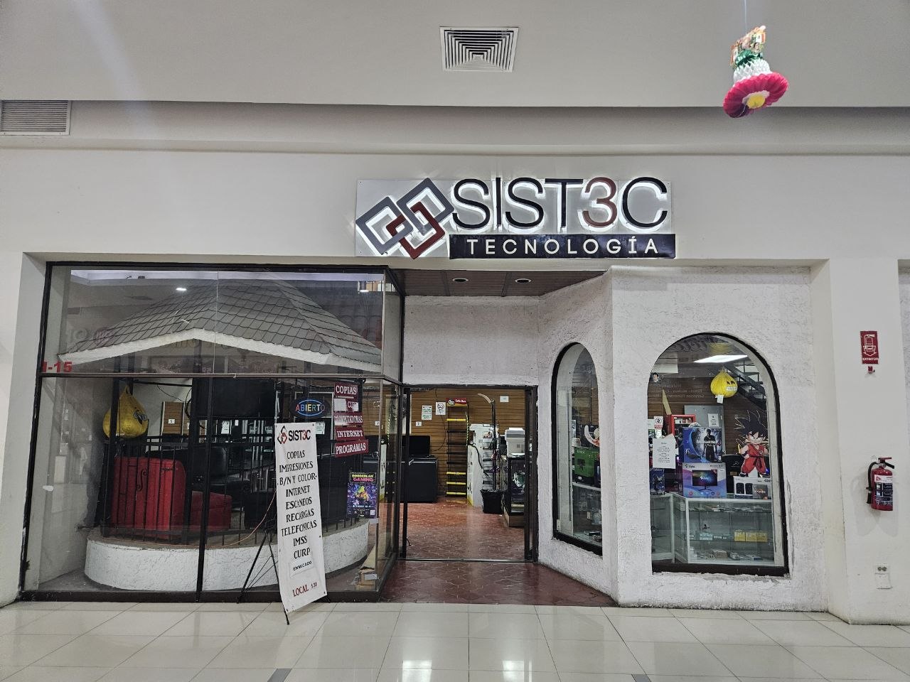 Fachada del local de SIST3C Tecnología en Plaza de las Americas, Ciudad Juárez